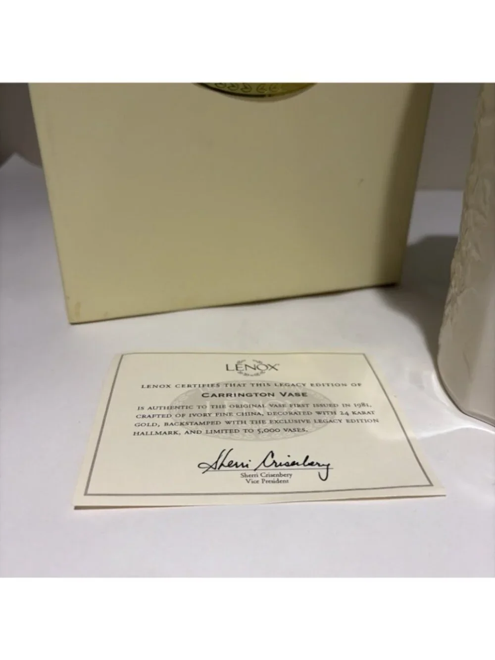 Lenox Legacy Edition Carrington Porcelain Vase 8